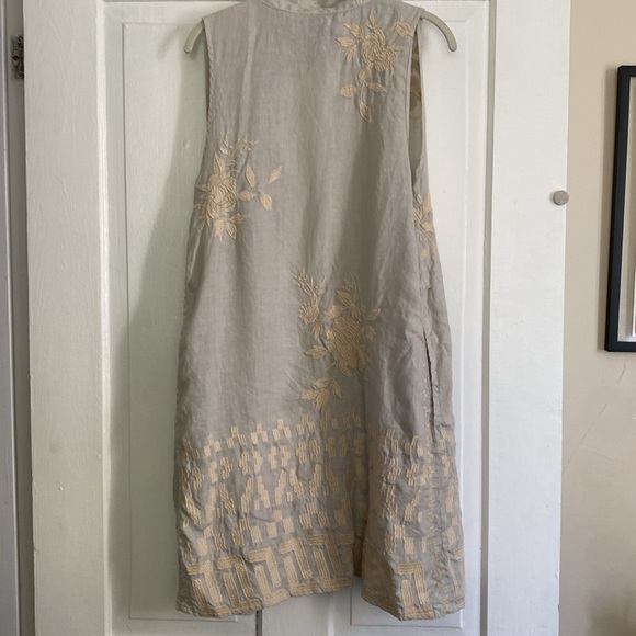 Johnny was embroidered long vest with pockets. - Picture 4 of 4